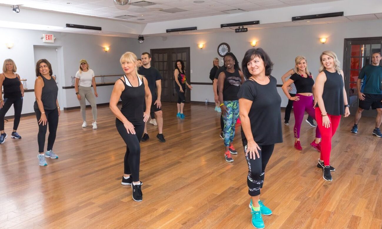 Bachata - Sports Rooms | how is a course in wistropa1 sports halls