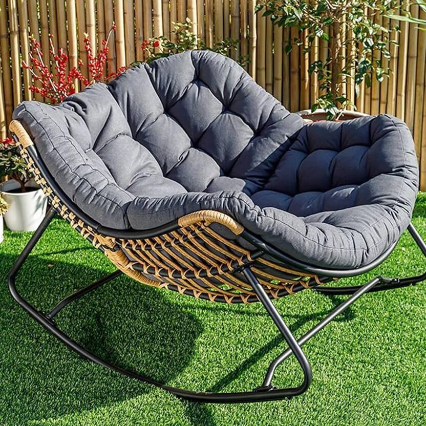 The trendy furniture object | A rocking gray meat: why buy it?